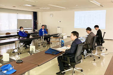 審査の全体会議